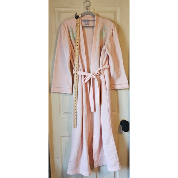 Vintage Comfy Club Womens Sz Medium Robe House Coat Pink embroidered - Picture 5 of 8
